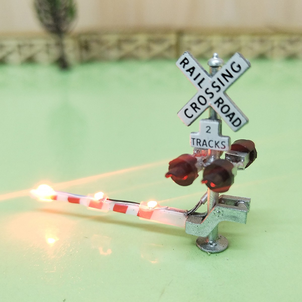 1 x N scale model grade crossing signal gate stop lever with lights on gate #NLG 1 x N scale model grade crossing signal gate stop lever with lights on gate #NLG